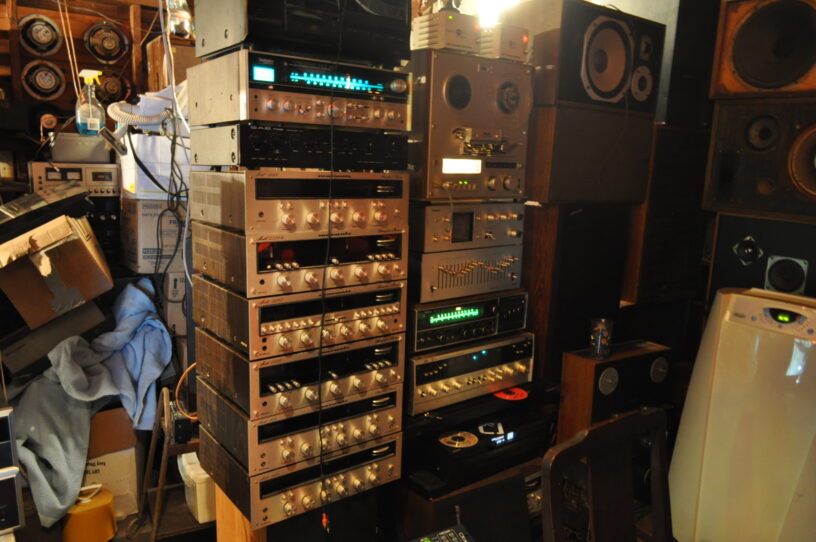 stack of marantz stereo receivers